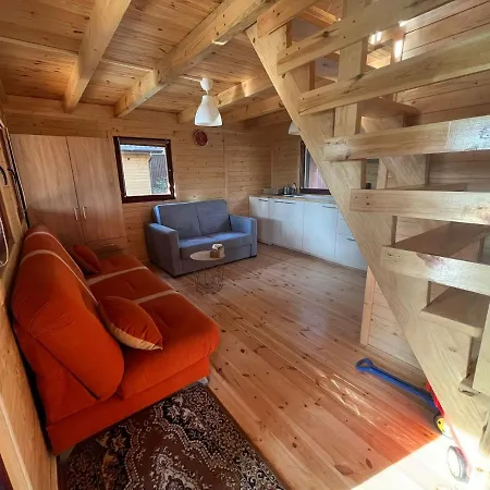 Letniskowy Nad Jeziorem, Las, Mazury Holiday home *