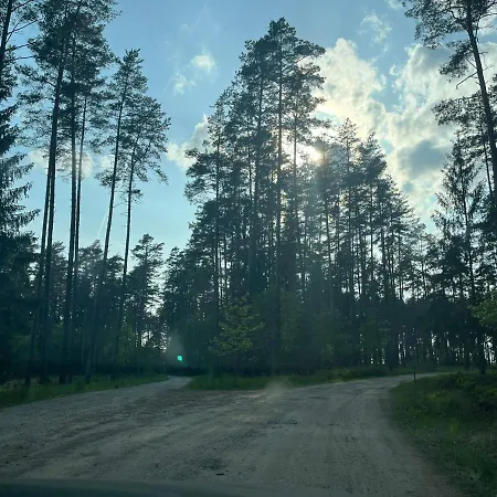 Letniskowy Nad Jeziorem, Las, Mazury Сasa de vacaciones *