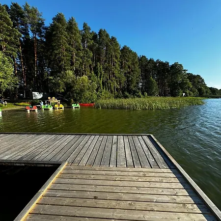 Letniskowy Nad Jeziorem, Las, Mazury Wiartel Maly